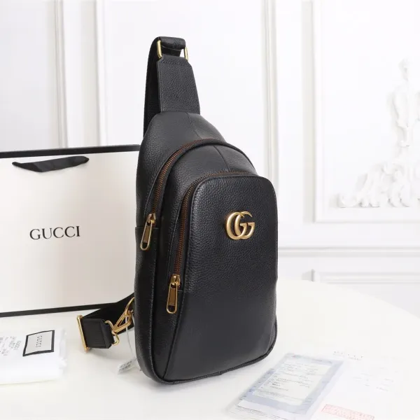 【GUCCI 公式 旗艦店】グッチ 胸ポケット当日出荷 好評に付き再入荷!32*17*4CM 【GUCCI 公式 旗艦店】グッチ 胸ポケット当日出荷 好評に付き再入荷!32*17*4CM
