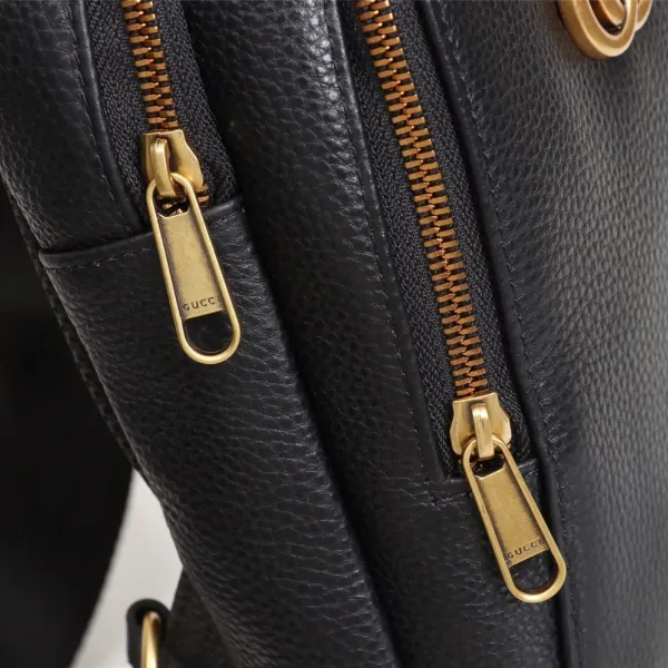 【GUCCI 公式 旗艦店】グッチ 胸ポケット当日出荷 好評に付き再入荷!32*17*4CM 【GUCCI 公式 旗艦店】グッチ 胸ポケット当日出荷 好評に付き再入荷!32*17*4CM