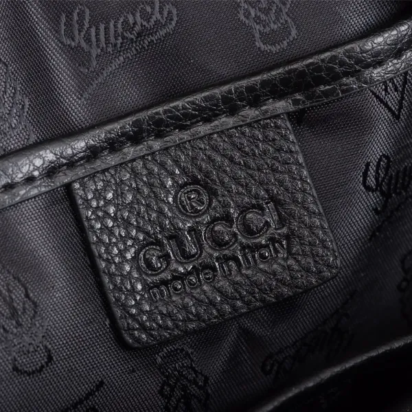 【GUCCI 公式 旗艦店】グッチ 胸ポケット当日出荷 好評に付き再入荷!32*17*4CM 【GUCCI 公式 旗艦店】グッチ 胸ポケット当日出荷 好評に付き再入荷!32*17*4CM