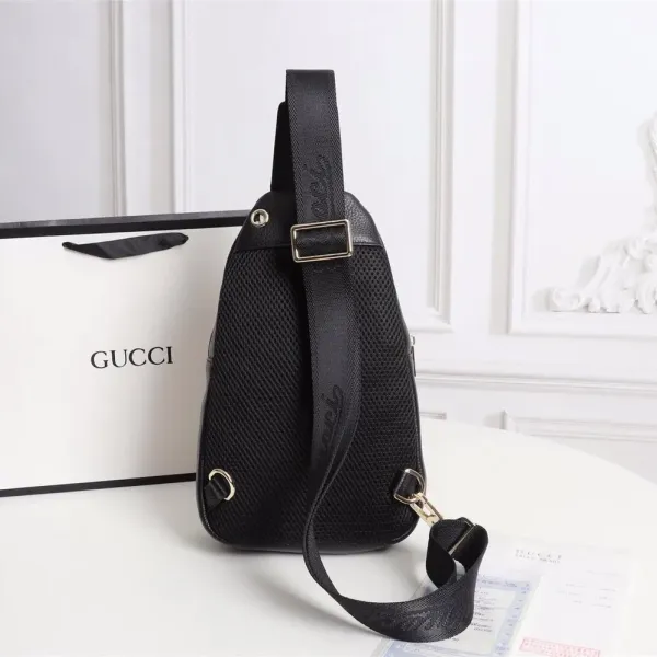 【GUCCI 公式 旗艦店】グッチ 胸ポケット当日出荷 好評に付き再入荷!30*18*7CM 【GUCCI 公式 旗艦店】グッチ 胸ポケット当日出荷 好評に付き再入荷!30*18*7CM