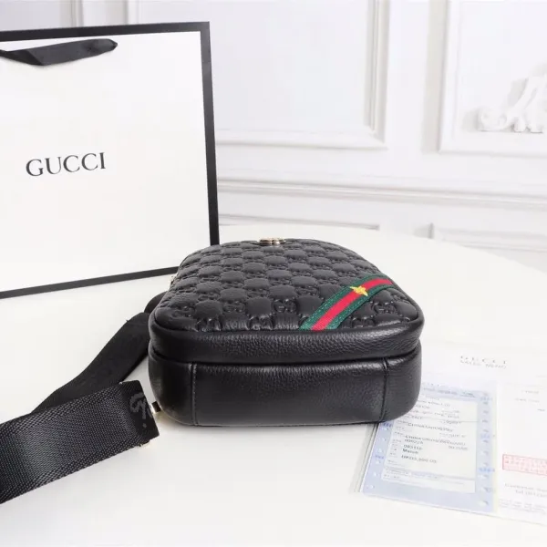【GUCCI 公式 旗艦店】グッチ 胸ポケット当日出荷 好評に付き再入荷!30*18*7CM 【GUCCI 公式 旗艦店】グッチ 胸ポケット当日出荷 好評に付き再入荷!30*18*7CM