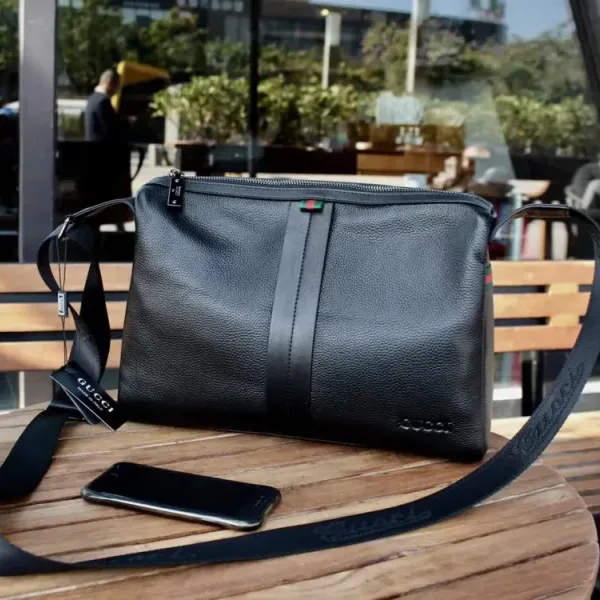【GUCCI 公式旗艦店】グッチ ショルダーバッグ  当日出荷 好評に付き再入荷！33*24*8CM