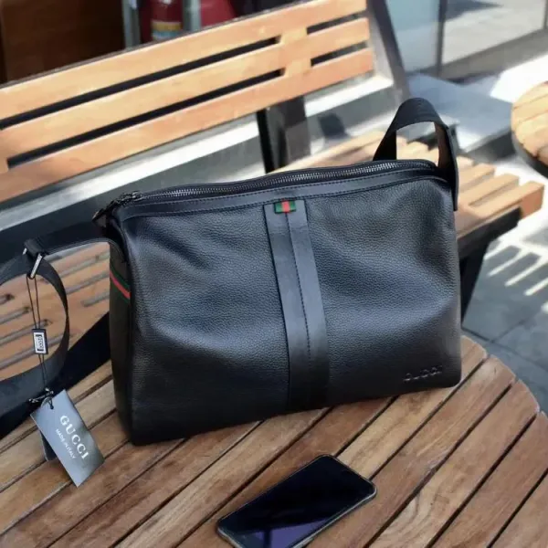 【GUCCI 公式旗艦店】グッチ ショルダーバッグ  当日出荷 好評に付き再入荷！33*24*8CM