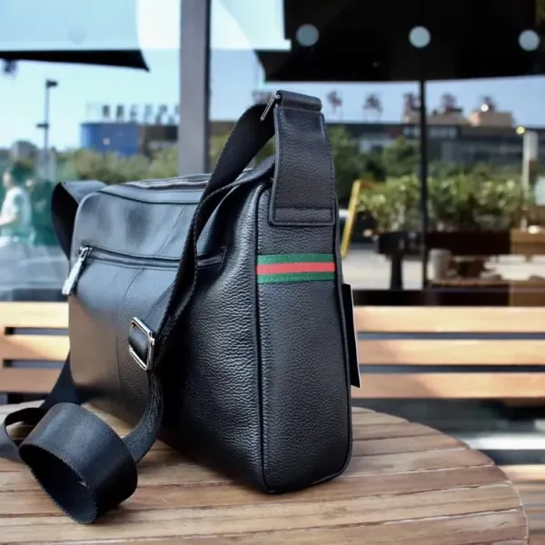 【GUCCI 公式旗艦店】グッチ ショルダーバッグ  当日出荷 好評に付き再入荷！33*24*8CM
