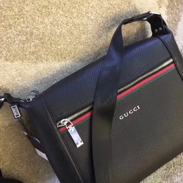 【GUCCI 公式 旗艦店】クッチ  ショルダーバッグ 当日出荷 好評に付き再入荷！31*21*7CM