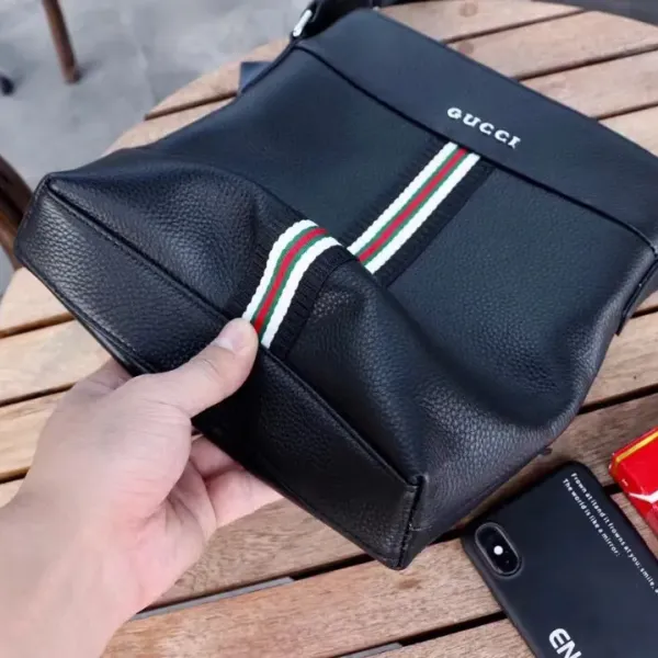 【GUCCI 公式 旗艦店】クッチ ショルダーバッグ 当日出荷 好評に付き再入荷!24*28*5CM 【GUCCI 公式 旗艦店】クッチ ショルダーバッグ 当日出荷 好評に付き再入荷!24*28*5CM