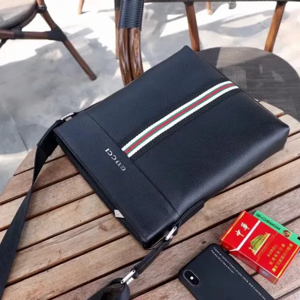 【GUCCI 公式 旗艦店】クッチ ショルダーバッグ 当日出荷 好評に付き再入荷!24*28*5CM 【GUCCI 公式 旗艦店】クッチ ショルダーバッグ 当日出荷 好評に付き再入荷!24*28*5CM