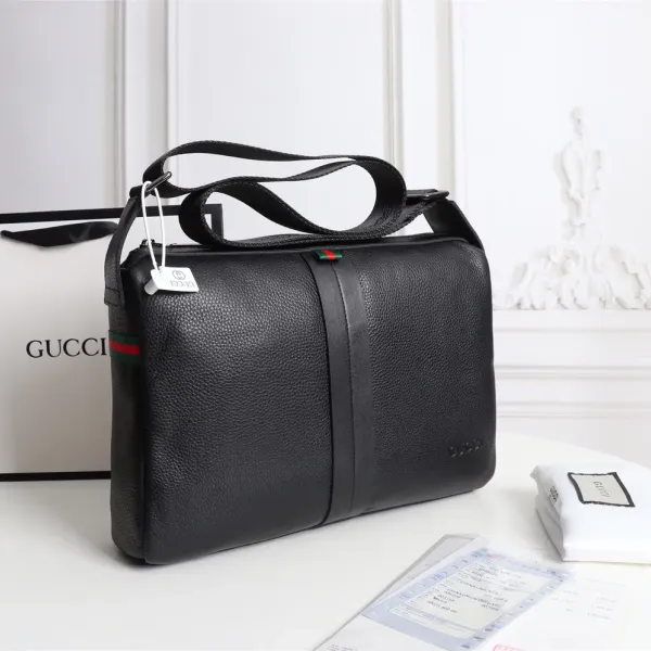 【GUCCI 公式 旗艦店】クッチ ショルダーバッグ 当日出荷 好評に付き再入荷!33*24*8CM 【GUCCI 公式 旗艦店】クッチ ショルダーバッグ 当日出荷 好評に付き再入荷!33*24*8CM