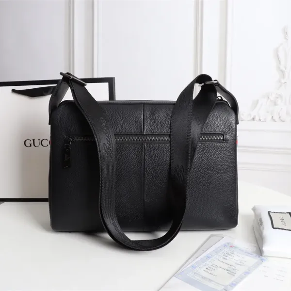 【GUCCI 公式 旗艦店】クッチ ショルダーバッグ 当日出荷 好評に付き再入荷!33*24*8CM 【GUCCI 公式 旗艦店】クッチ ショルダーバッグ 当日出荷 好評に付き再入荷!33*24*8CM