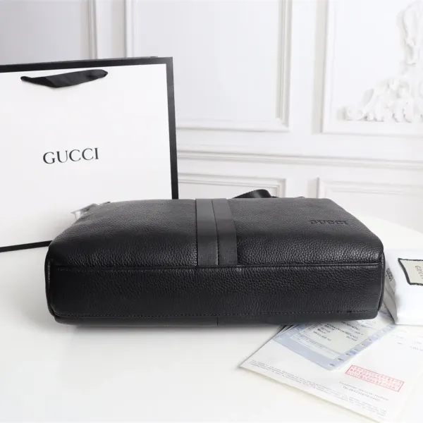 【GUCCI 公式 旗艦店】クッチ ショルダーバッグ 当日出荷 好評に付き再入荷!33*24*8CM 【GUCCI 公式 旗艦店】クッチ ショルダーバッグ 当日出荷 好評に付き再入荷!33*24*8CM