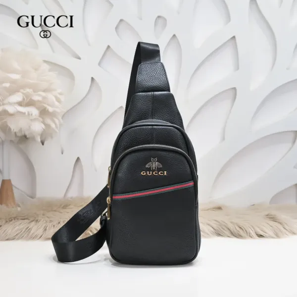 【GUCCI 公式 旗艦店】クッチ  胸ポケット当日出荷 好評に付き再入荷！27*18*7CM