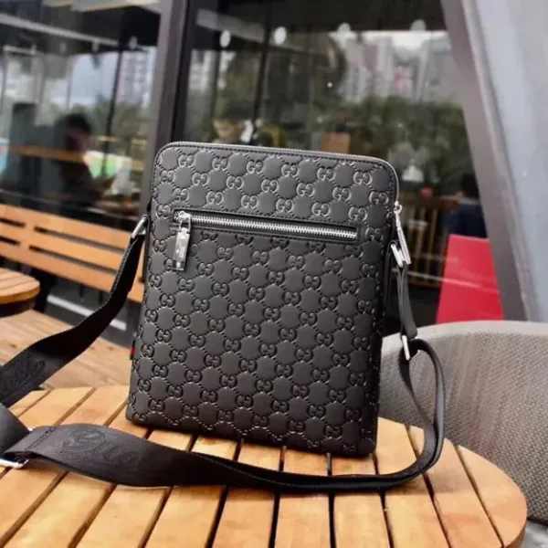 【GUCCI 公式 旗艦店】クッチ ショルダーバッグ 当日出荷 好評に付き再入荷!24*27*5CM 【GUCCI 公式 旗艦店】クッチ ショルダーバッグ 当日出荷 好評に付き再入荷!24*27*5CM