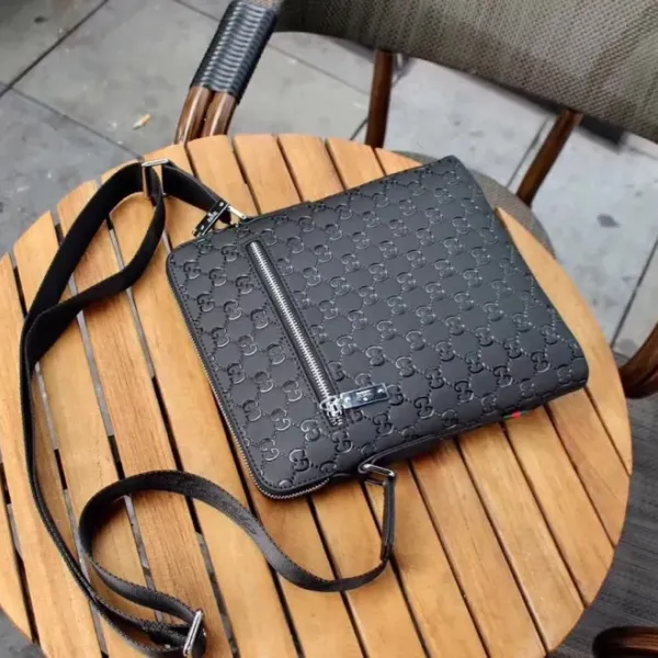 【GUCCI 公式 旗艦店】クッチ ショルダーバッグ 当日出荷 好評に付き再入荷!24*27*5CM 【GUCCI 公式 旗艦店】クッチ ショルダーバッグ 当日出荷 好評に付き再入荷!24*27*5CM
