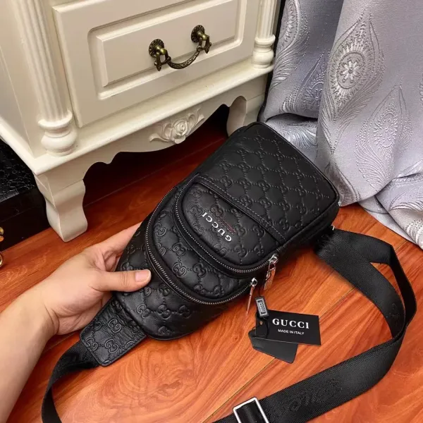 【GUCCI 公式 旗艦店】クッチ 胸ポケット当日出荷 好評に付き再入荷!29*18*8CM 【GUCCI 公式 旗艦店】クッチ 胸ポケット当日出荷 好評に付き再入荷!29*18*8CM