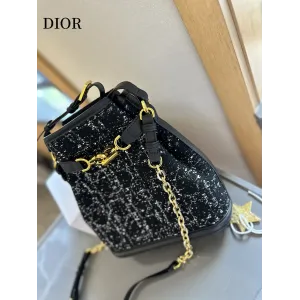 【DIOR公式旗艦店】ディオール ハンドバッグ 当日出荷 好評に付き再入荷!24CM 240720 【DIOR公式旗艦店】ディオール ハンドバッグ 当日出荷 好評に付き再入荷!24CM 240720