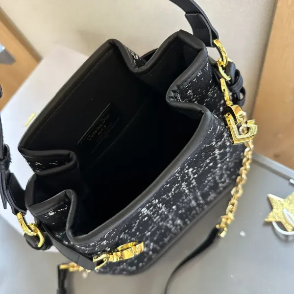 【DIOR公式旗艦店】ディオール ハンドバッグ 当日出荷 好評に付き再入荷!24CM 240720 【DIOR公式旗艦店】ディオール ハンドバッグ 当日出荷 好評に付き再入荷!24CM 240720
