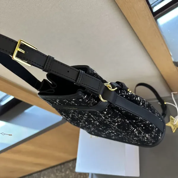 【DIOR公式旗艦店】ディオール ハンドバッグ 当日出荷 好評に付き再入荷!24CM 240720 【DIOR公式旗艦店】ディオール ハンドバッグ 当日出荷 好評に付き再入荷!24CM 240720