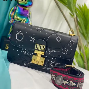 【DIOR 公式 旗艦店】ディオール ショルダーバッグ 当日出荷 好評に付き再入荷!24*16CM 【DIOR 公式 旗艦店】ディオール ショルダーバッグ 当日出荷 好評に付き再入荷!24*16CM