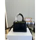 【DIOR 公式 旗艦店】ディオール ショルダーバッグ 当日出荷 好評に付き再入荷!19*13CM 【DIOR 公式 旗艦店】ディオール ショルダーバッグ 当日出荷 好評に付き再入荷!19*13CM