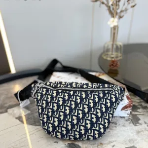 【DIOR 公式 旗艦店】 ディオール ウエストポーチ 当日出荷 好評に付き再入荷!23*18CM 【DIOR 公式 旗艦店】 ディオール ウエストポーチ 当日出荷 好評に付き再入荷!23*18CM