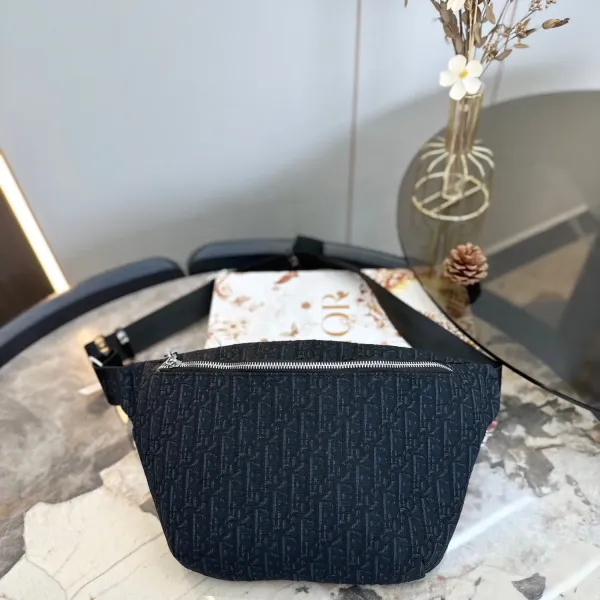 【DIOR 公式 旗艦店】 ディオール ウエストポーチ 当日出荷 好評に付き再入荷!23*18CM 【DIOR 公式 旗艦店】 ディオール ウエストポーチ 当日出荷 好評に付き再入荷!23*18CM