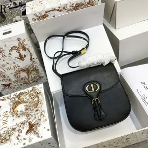 【DIOR 公式旗艦店】 ディオール ショルダーバッグ 当日出荷 好評に付き再入荷!20*20CM 【DIOR 公式旗艦店】 ディオール ショルダーバッグ 当日出荷 好評に付き再入荷!20*20CM