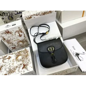 【DIOR 公式旗艦店】 ディオール ショルダーバッグ 当日出荷 好評に付き再入荷!20*20CM 【DIOR 公式旗艦店】 ディオール ショルダーバッグ 当日出荷 好評に付き再入荷!20*20CM