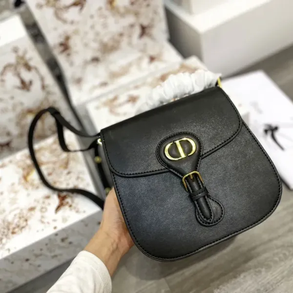 【DIOR  公式旗艦店】 ディオール   ショルダーバッグ 当日出荷 好評に付き再入荷！20*20CM