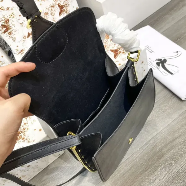 【DIOR  公式旗艦店】 ディオール   ショルダーバッグ 当日出荷 好評に付き再入荷！20*20CM