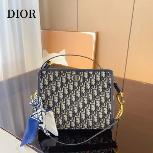 【DIOR 公式 旗艦店】ディオール ショルダーバッグ 当日出荷 好評に付き再入荷!26*6*20CM 【DIOR 公式 旗艦店】ディオール ショルダーバッグ 当日出荷 好評に付き再入荷!26*6*20CM
