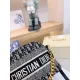 【DIOR 公式 旗艦店】ディオール ショルダーバッグ 当日出荷 好評に付き再入荷!21*16CM 【DIOR 公式 旗艦店】ディオール ショルダーバッグ 当日出荷 好評に付き再入荷!21*16CM
