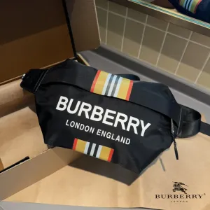 【BURBERRY 公式旗艦店】バーバリー 胸ポケット 当日出荷 好評に付き再入荷!27CM 【BURBERRY 公式旗艦店】バーバリー 胸ポケット 当日出荷 好評に付き再入荷!27CM
