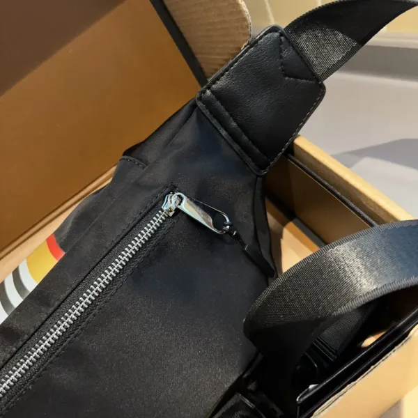 【BURBERRY 公式旗艦店】バーバリー 胸ポケット 当日出荷 好評に付き再入荷!27CM 【BURBERRY 公式旗艦店】バーバリー 胸ポケット 当日出荷 好評に付き再入荷!27CM