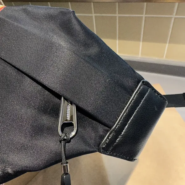 【BURBERRY 公式旗艦店】バーバリー 胸ポケット 当日出荷 好評に付き再入荷!27CM 【BURBERRY 公式旗艦店】バーバリー 胸ポケット 当日出荷 好評に付き再入荷!27CM