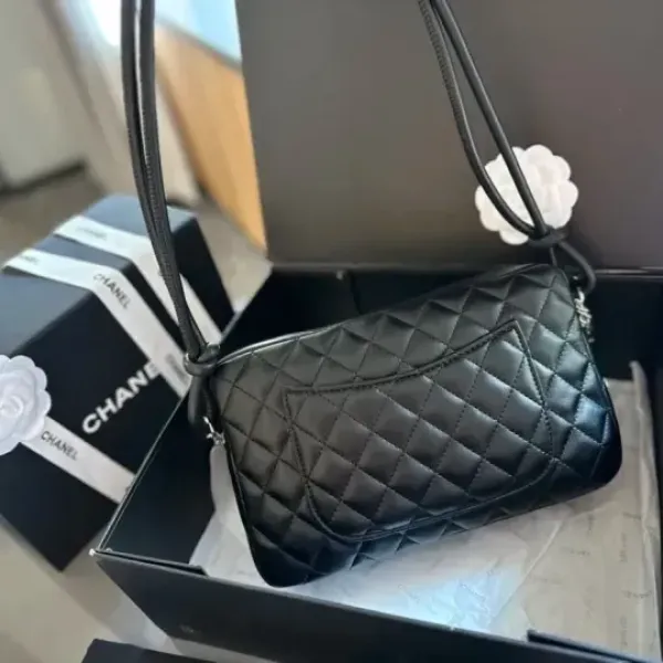 CHANEL 中古バッグ シャネル お宝級 康鵬カメラバッグ 27CM 240920 CHANEL 中古バッグ シャネル お宝級 康鵬カメラバッグ 27CM 240920