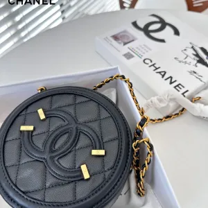 【CHANEL 公式旗艦店】シャネル 斜めがけバッグ 当日出荷 好評に付き再入荷!15*15CM 【CHANEL 公式旗艦店】シャネル 斜めがけバッグ 当日出荷 好評に付き再入荷!15*15CM