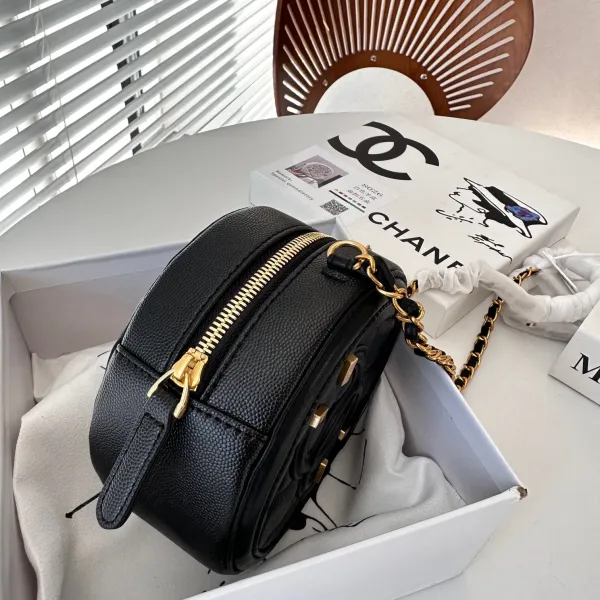【CHANEL 公式旗艦店】シャネル 斜めがけバッグ 当日出荷 好評に付き再入荷!15*15CM 【CHANEL 公式旗艦店】シャネル 斜めがけバッグ 当日出荷 好評に付き再入荷!15*15CM