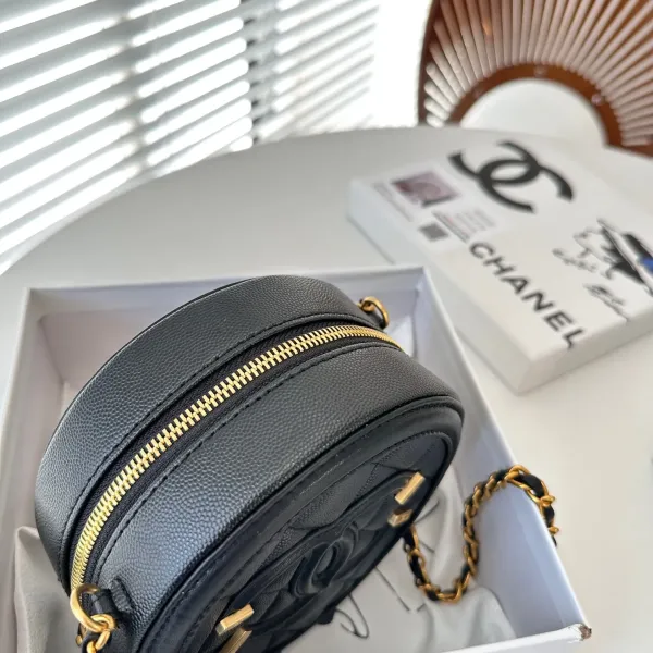【CHANEL 公式旗艦店】シャネル 斜めがけバッグ 当日出荷 好評に付き再入荷!15*15CM 【CHANEL 公式旗艦店】シャネル 斜めがけバッグ 当日出荷 好評に付き再入荷!15*15CM