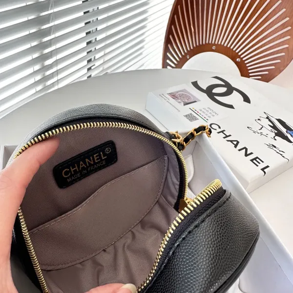 【CHANEL 公式旗艦店】シャネル 斜めがけバッグ 当日出荷 好評に付き再入荷!15*15CM 【CHANEL 公式旗艦店】シャネル 斜めがけバッグ 当日出荷 好評に付き再入荷!15*15CM