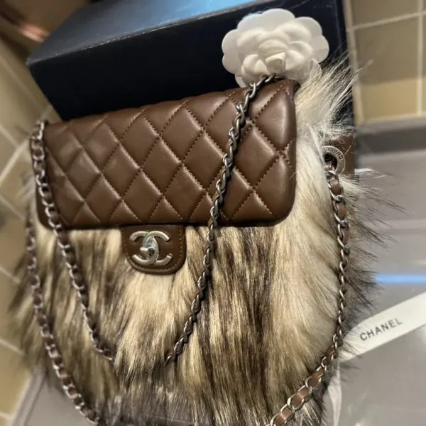 【CHANEL 公式旗艦店】シャネル ショルダーバッグ 当日出荷 好評に付き再入荷!20*12CM 【CHANEL 公式旗艦店】シャネル ショルダーバッグ 当日出荷 好評に付き再入荷!20*12CM