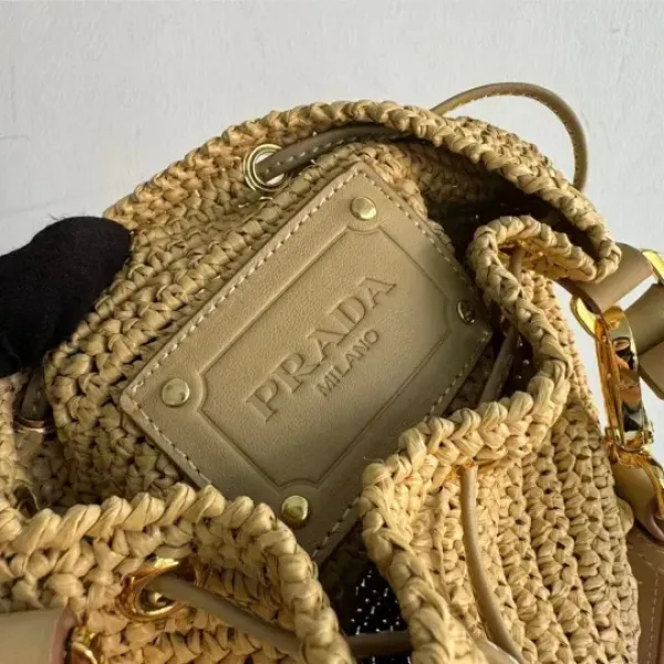 PRADA プラダ◆ラフィア×レザー ミニバケットバッグ ストラップ付 15*19*10CM 240920 PRADA プラダ◆ラフィア×レザー ミニバケットバッグ ストラップ付 15*19*10CM 240920