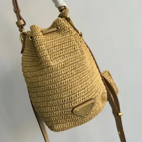 PRADA プラダ◆ラフィア×レザー ミニバケットバッグ ストラップ付 15*19*10CM 240920 PRADA プラダ◆ラフィア×レザー ミニバケットバッグ ストラップ付 15*19*10CM 240920