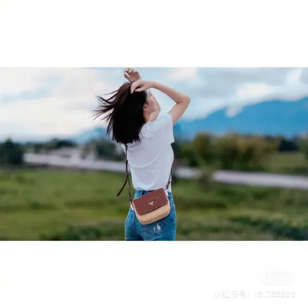 【PRADA 公式 旗艦店】プラダ 斜めがけバッグ 当日出荷 好評に付き再入荷!26*16CM 240719 【PRADA 公式 旗艦店】プラダ 斜めがけバッグ 当日出荷 好評に付き再入荷!26*16CM 240719