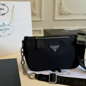 【PRADA 公式 旗艦店】プラダ 斜めがけバッグ 当日出荷 好評に付き再入荷!24*15CM 240719 【PRADA 公式 旗艦店】プラダ 斜めがけバッグ 当日出荷 好評に付き再入荷!24*15CM 240719
