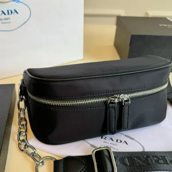 【PRADA 公式 旗艦店】プラダ 斜めがけバッグ 当日出荷 好評に付き再入荷!24*15CM 240719 【PRADA 公式 旗艦店】プラダ 斜めがけバッグ 当日出荷 好評に付き再入荷!24*15CM 240719