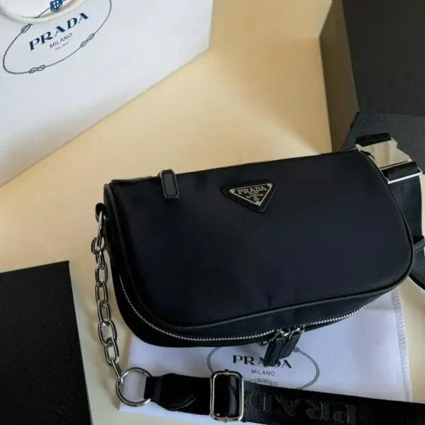 【PRADA 公式 旗艦店】プラダ 斜めがけバッグ 当日出荷 好評に付き再入荷!24*15CM 240719 【PRADA 公式 旗艦店】プラダ 斜めがけバッグ 当日出荷 好評に付き再入荷!24*15CM 240719