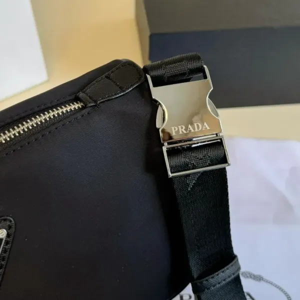 【PRADA 公式 旗艦店】プラダ 斜めがけバッグ 当日出荷 好評に付き再入荷!24*15CM 240719 【PRADA 公式 旗艦店】プラダ 斜めがけバッグ 当日出荷 好評に付き再入荷!24*15CM 240719