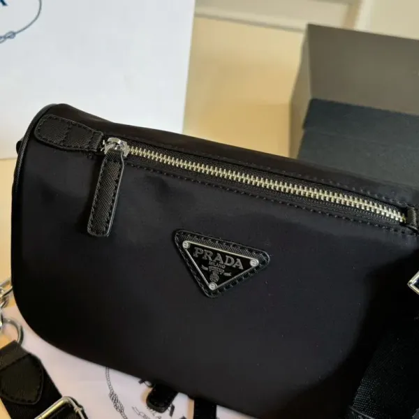 【PRADA 公式 旗艦店】プラダ 斜めがけバッグ 当日出荷 好評に付き再入荷!24*15CM 240719 【PRADA 公式 旗艦店】プラダ 斜めがけバッグ 当日出荷 好評に付き再入荷!24*15CM 240719