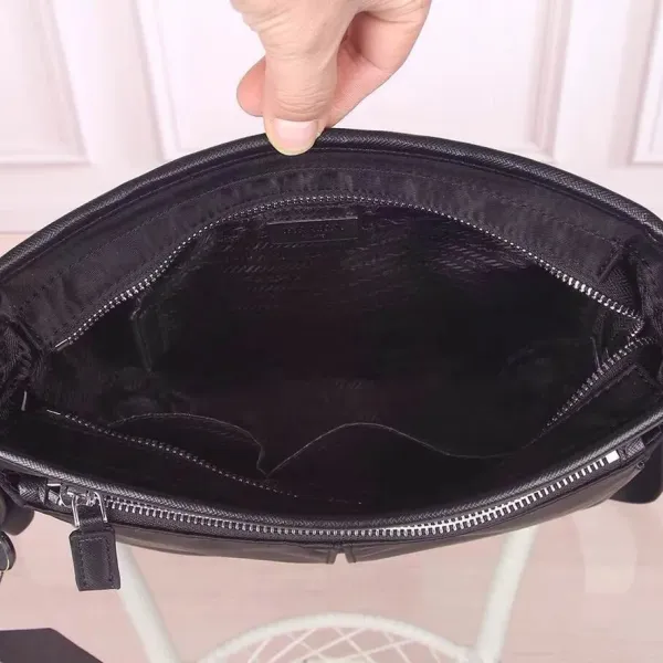 【PRADA 公式旗艦店】プラダ 斜めがけバッグ 当日出荷 好評に付き再入荷!26*26*7CM 【PRADA 公式旗艦店】プラダ 斜めがけバッグ 当日出荷 好評に付き再入荷!26*26*7CM