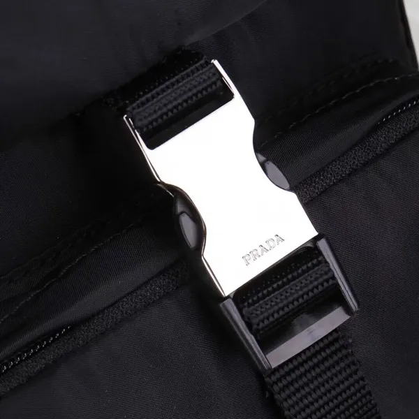 【PRADA 公式旗艦店】プラダ 胸ポケット 当日出荷 好評に付き再入荷!30*20*7CM 【PRADA 公式旗艦店】プラダ 胸ポケット 当日出荷 好評に付き再入荷!30*20*7CM